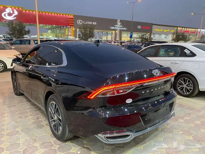 هيونداي ازيرا 2022 مستورد بنزين شاشة كاميرا قياده ذاتيه 4