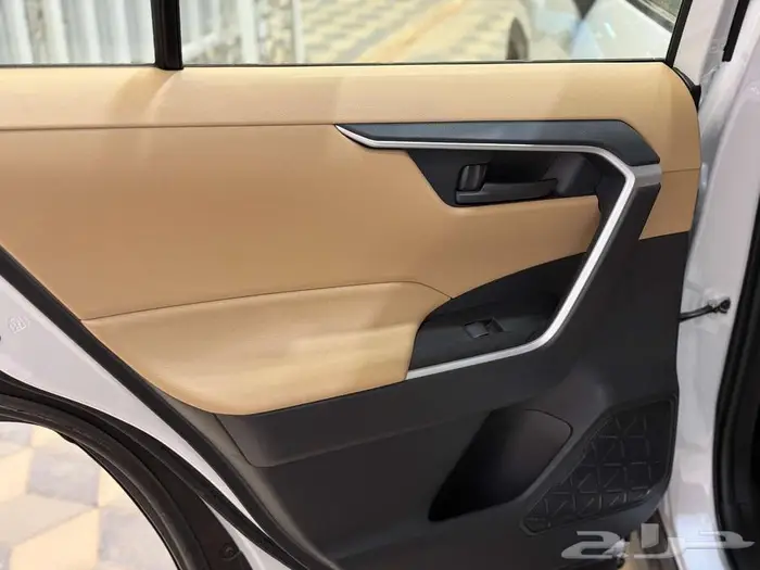 بقسط يبدأ من 1590 ريال احصل على تويوتا راف فور LE دبل 2025 6