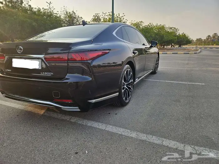 لكزس LS500h فل الفل 2022 3