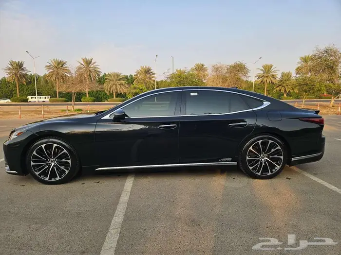 لكزس LS500h فل الفل 2022 4