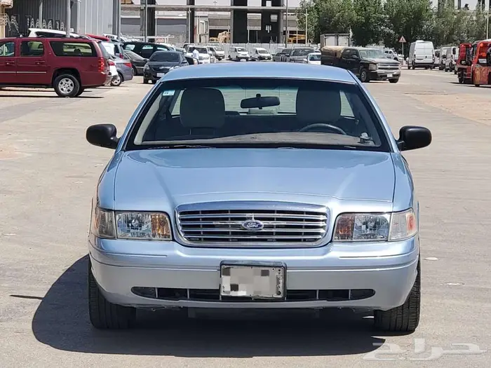 فورد كروان فكتوريا 2011 0