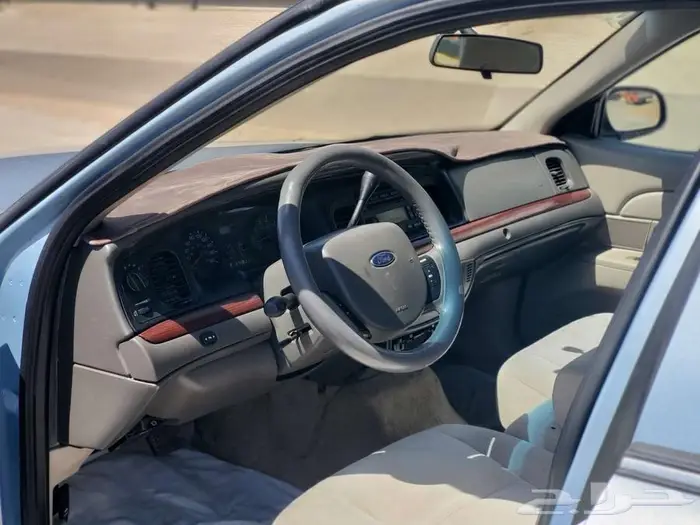 فورد كروان فكتوريا 2011 8