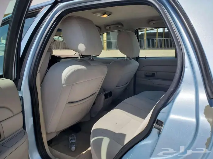 فورد كروان فكتوريا 2011 9