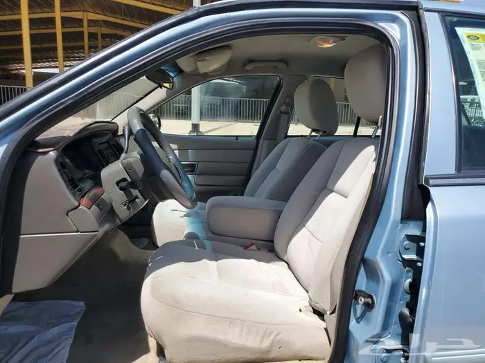 فورد كروان فكتوريا 2011 13