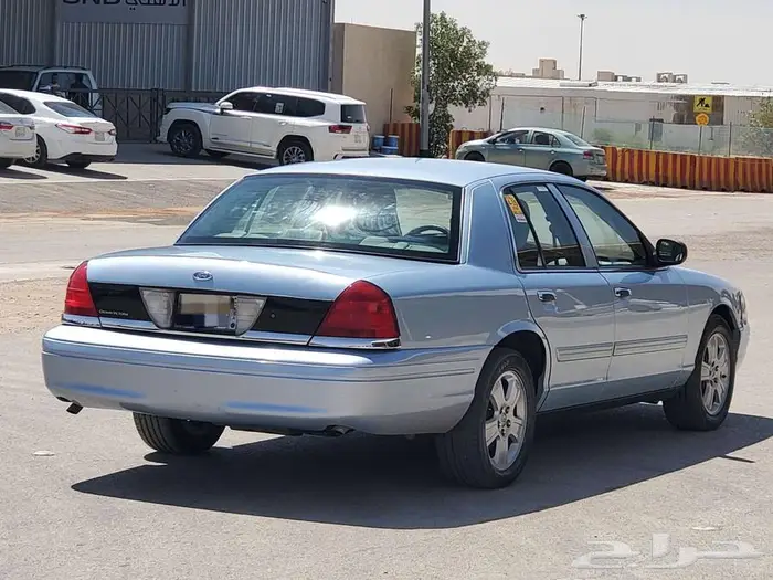 فورد كروان فكتوريا 2011 2