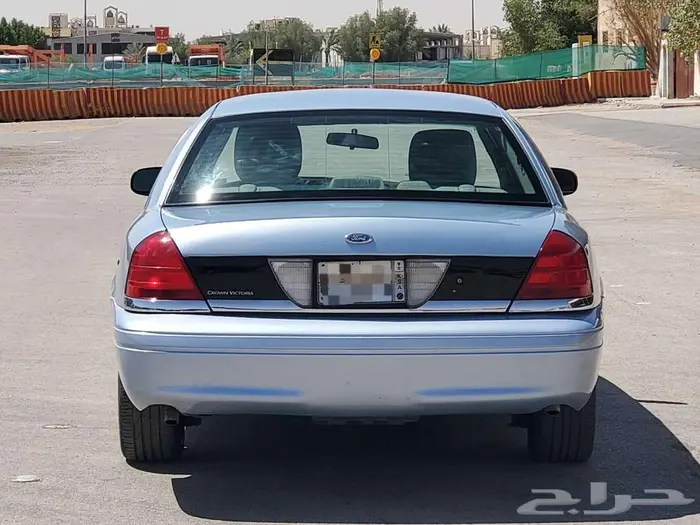 فورد كروان فكتوريا 2011 3