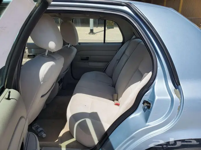 فورد كروان فكتوريا 2011 11