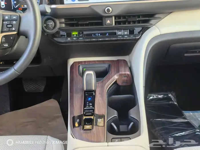 تويوتا كراون ماجستا موديل 2025 7