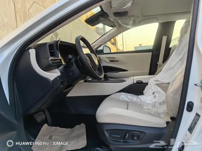 تويوتا كراون ماجستا موديل 2025 34