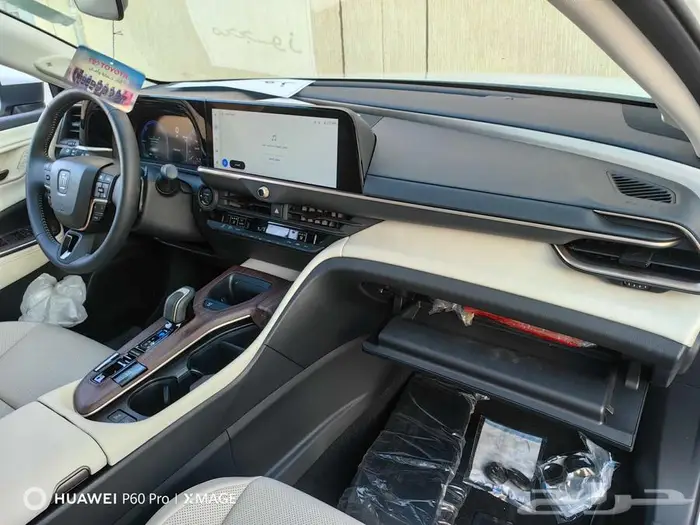 تويوتا كراون ماجستا موديل 2025 33