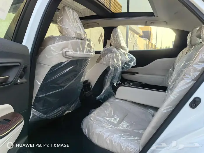 تويوتا كراون ماجستا موديل 2025 36