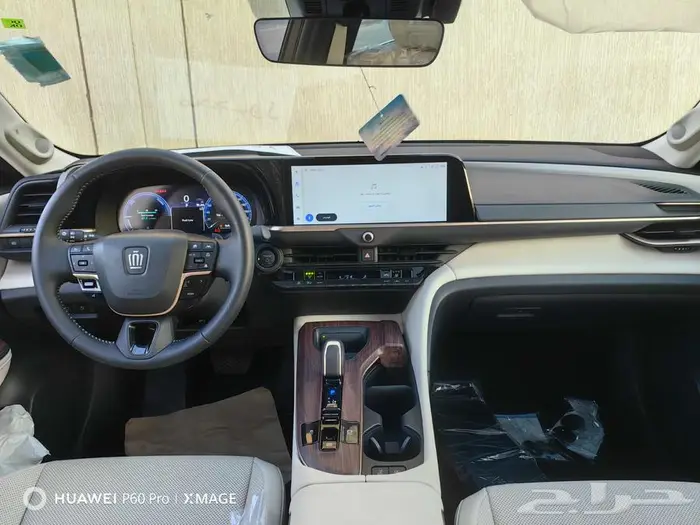 تويوتا كراون ماجستا موديل 2025 38