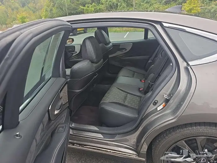 2022 Lexus LS 500 F SPORT 11