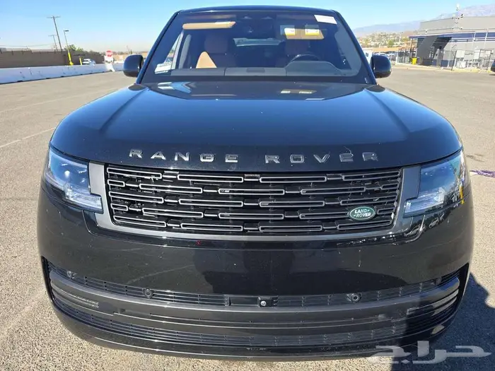 2023 Land Rover Range Rover SE 2