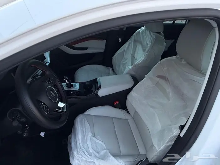 MG GT2024 داخليه بيضاء 4