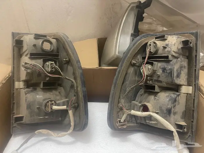 للبيع انوار وسطيات جيب 2005 وانوار زينه 2006 وديكورات أبواب 15