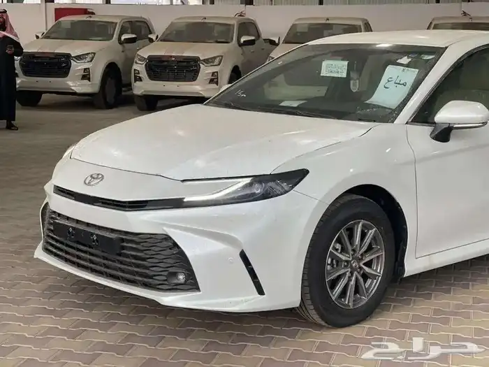 تويوتا كامري استندر E موديل 2025 1