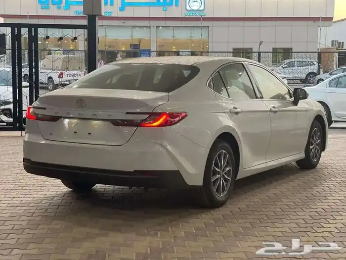 تويوتا كامري استندر E موديل 2025 2