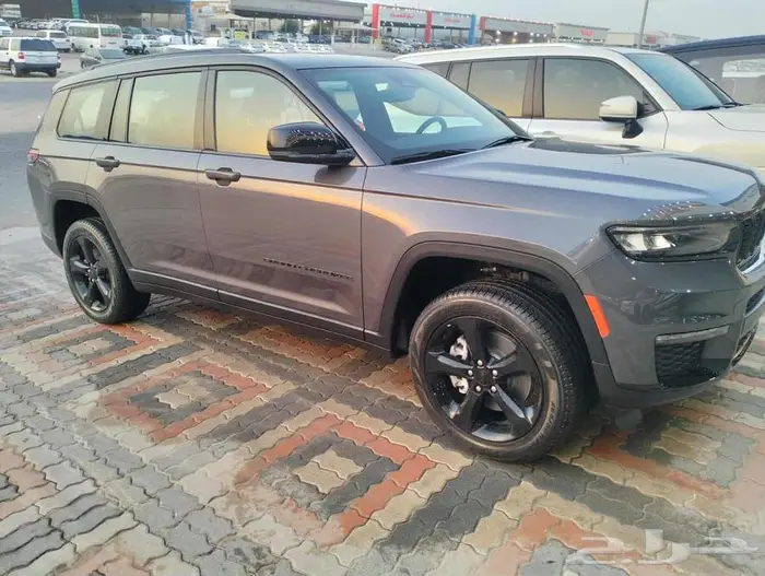 جيب قراند شروكي 2023 محرك 3.6 التيتيود ضمان الوكيل 1