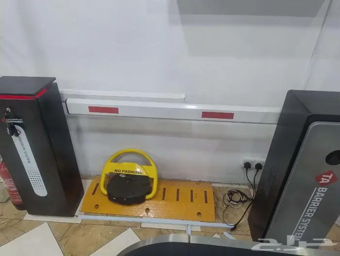 بوابة دخول وخروج السيارات Barrier 0