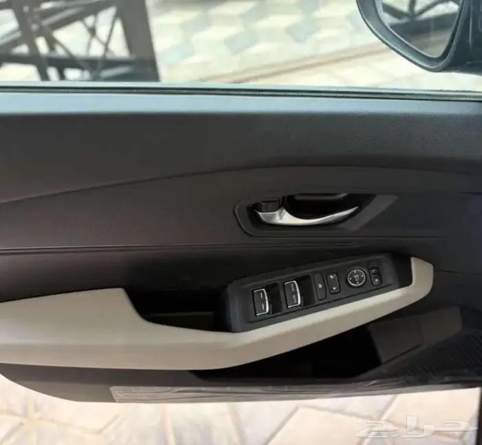 هوندا اكورد EX 2025- السعر 121.000 شامل الضريبه واللوحات 4