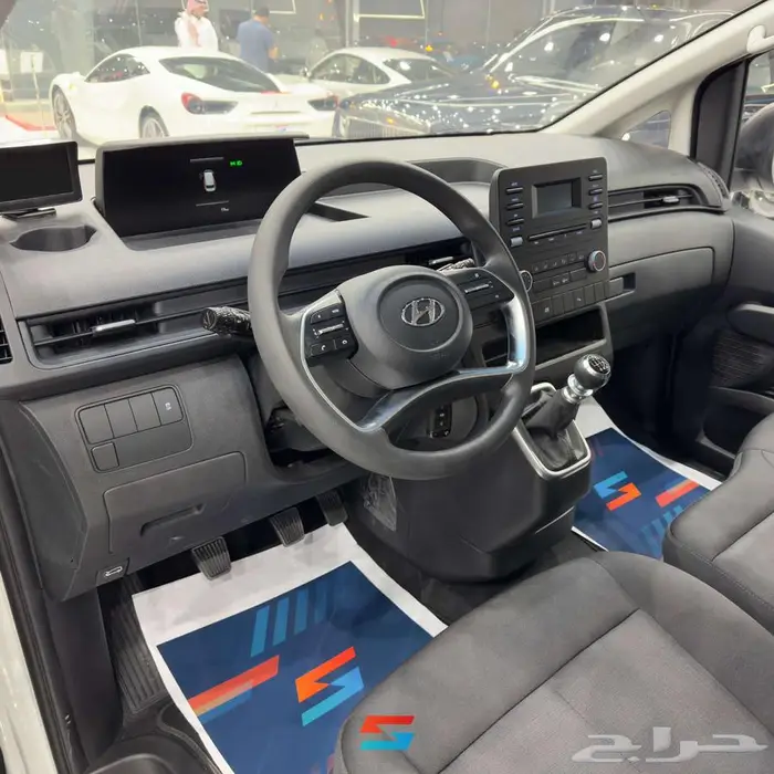 هيونداي ستاريا فان 6 مقاعد بضاعة موديل 2023 8