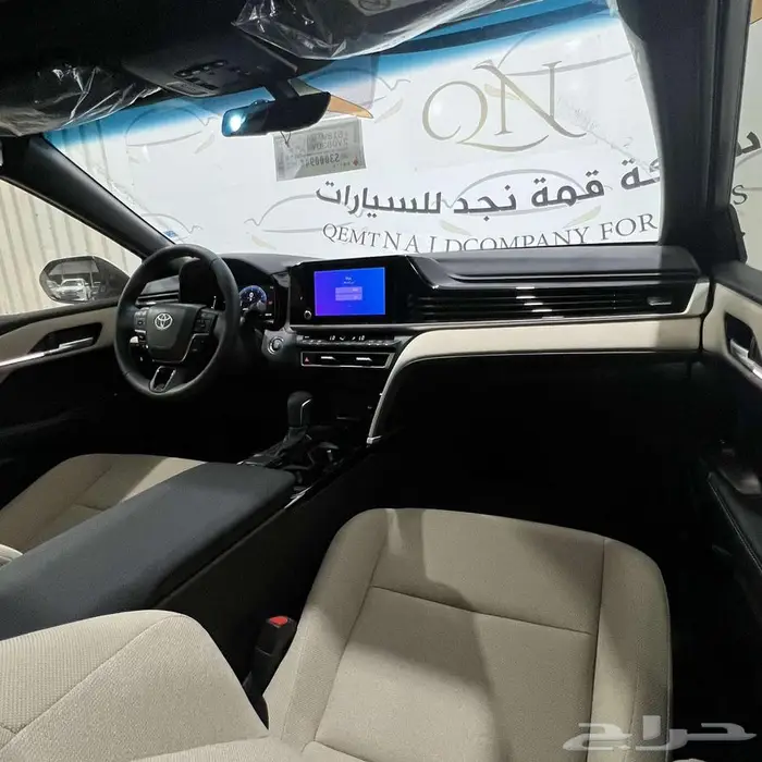 تويوتا كامري LE بنزين جنوط فتحة سقف 2025 7