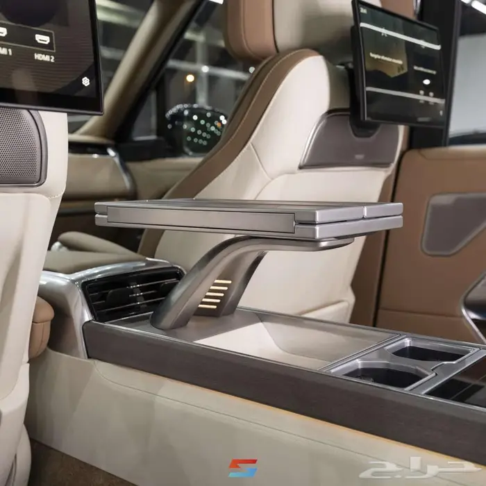 لاند روفر رنج روفر SV لونج موديل 2025 14