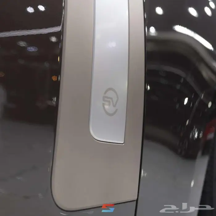 لاند روفر رنج روفر SV لونج موديل 2025 5