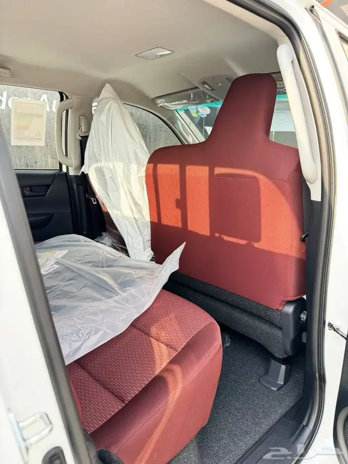 تويوتا هايلوكس GL2 ديزل دبل 2025 لدى شركة عبدالمجيد الخضر 10