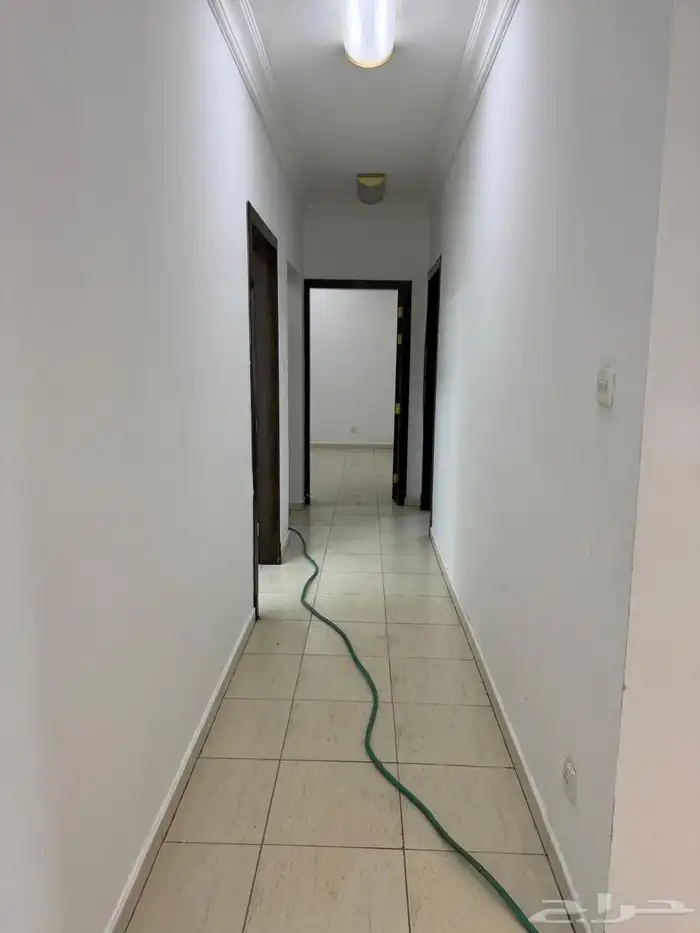 شقة بالجسر دور ثاني ملحق مدخلين 8