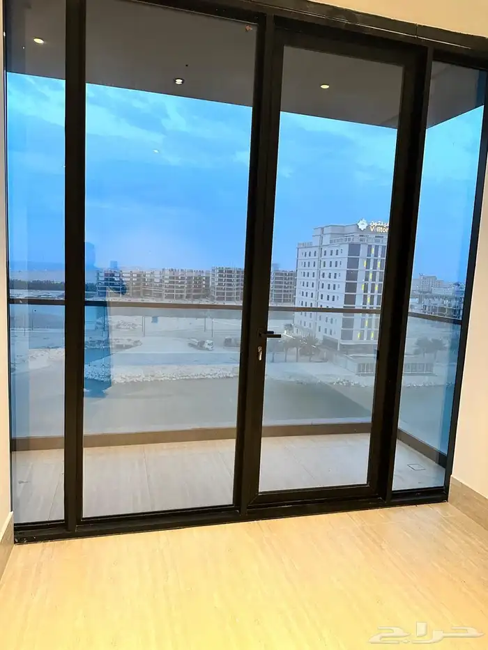 شقة فاخره في حي الحمراء الخبر للبيع مساحة 201 12