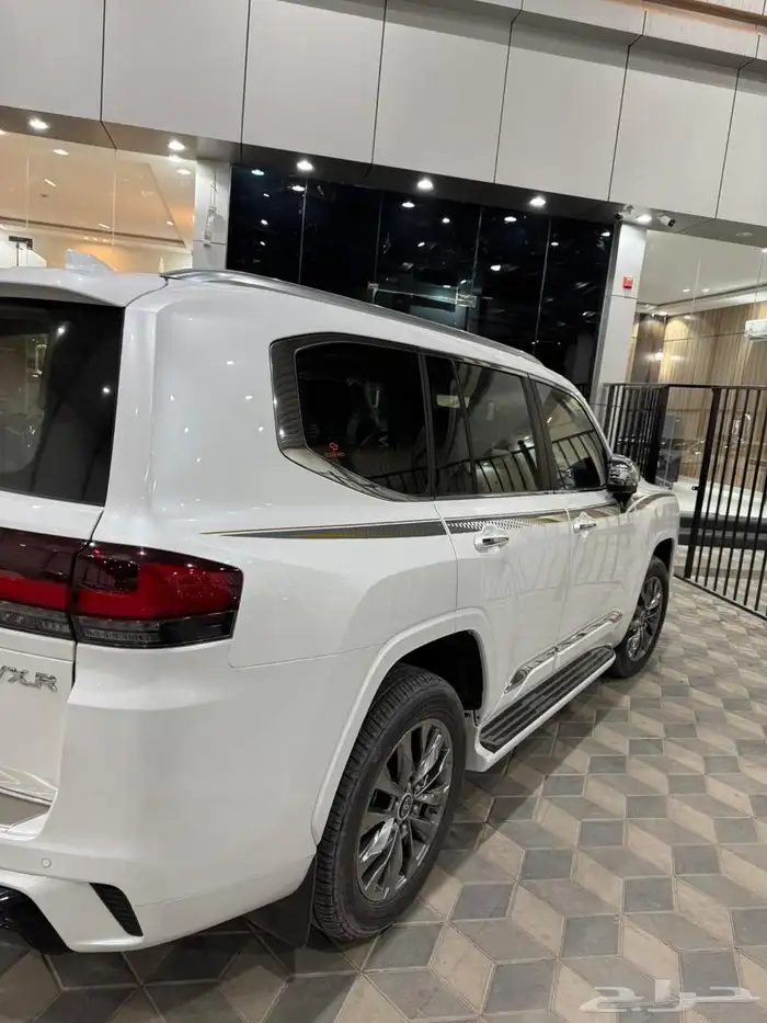 لاندكروزر ( فكسار ) 2025 فل كامل خليجي ماشي 6 الاف 3