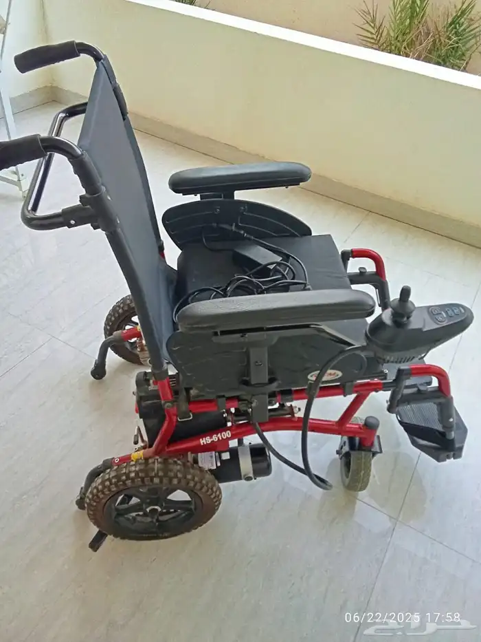 كرسي كهربائي بحالة ممتازة للبيع 2