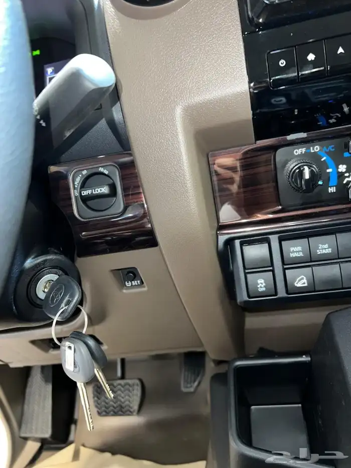 شاص تويوتا غمارتين 2025 فل كامل رفرف سعودي ديزل 2.8 12