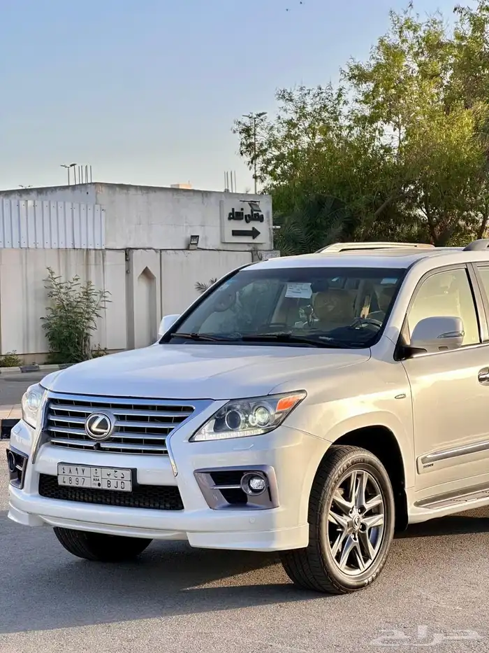 لكزس LX 2009 5