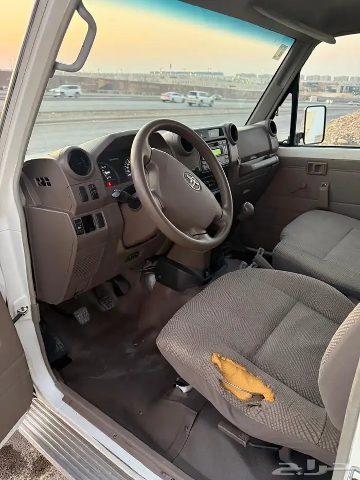 تويوتا ربع 2011 حكومي 5