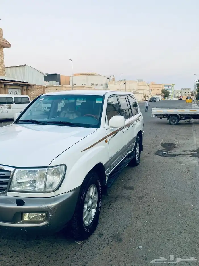 صالون جيب 2003 ثمن 8 سلندر فل كامل 2