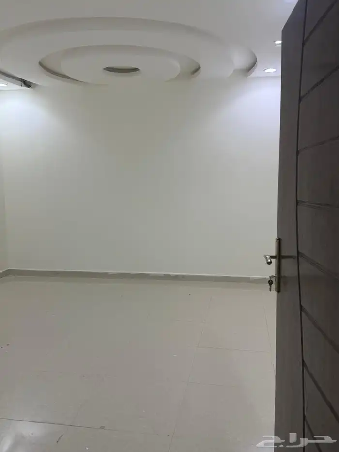 شقة للإيجار حي الجنادريه 0