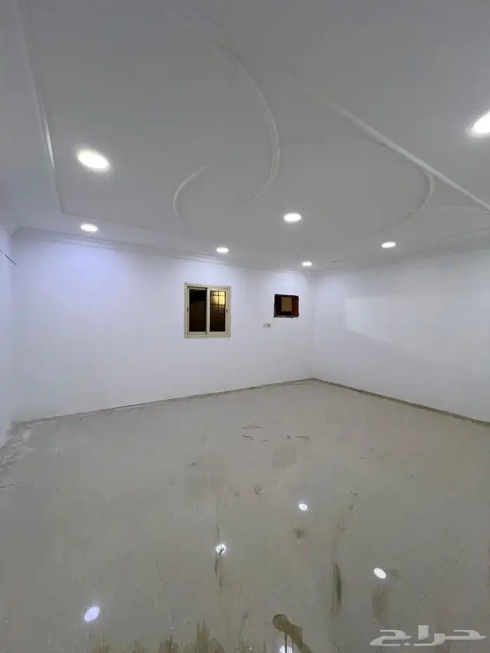 للبيع بيت دور و 3 شقق في النايفية الهفوف 5