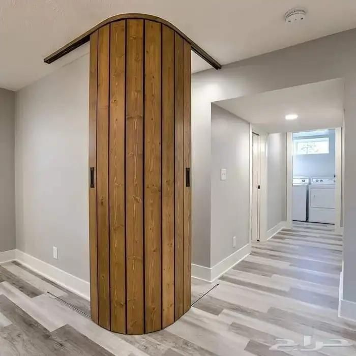 معلم ورشه نجاره مودرن لتفصيل الأبواب وغرف النوم والديكورات 25