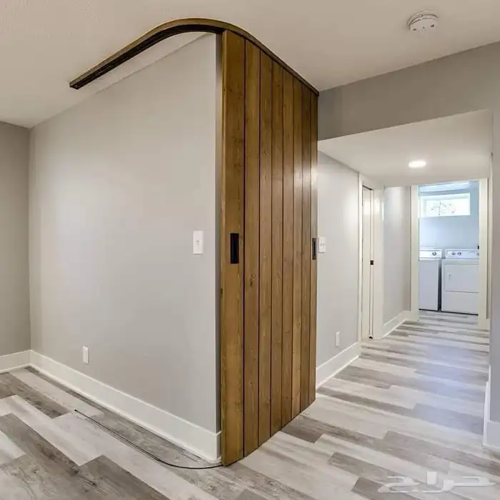 معلم ورشه نجاره مودرن لتفصيل الأبواب وغرف النوم والديكورات 26