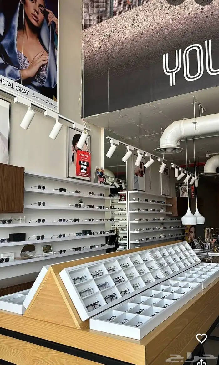 ديكور محل نظارات للبيع - معرض نظارات ديكور 4