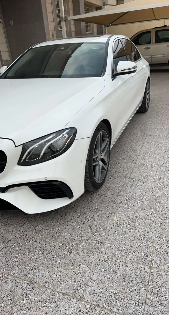 مرسيدسE200 موديل 2017 4