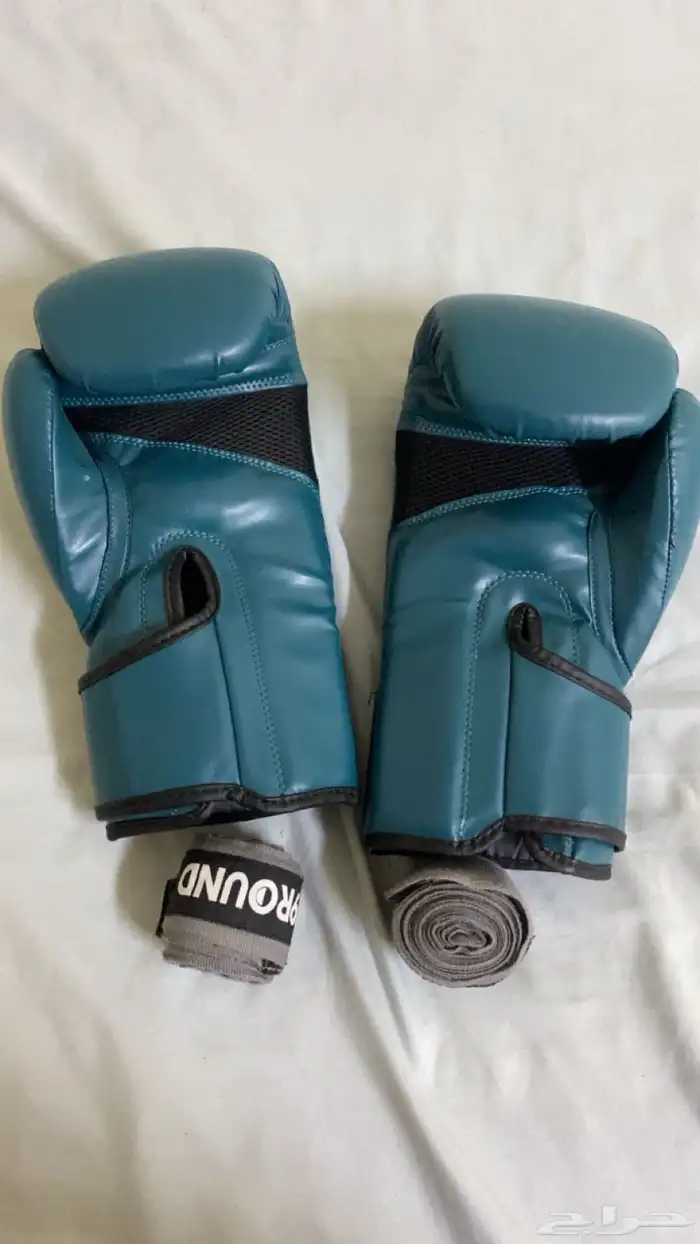 قفاز ملاكمة مقاس 8   200 ريال 1