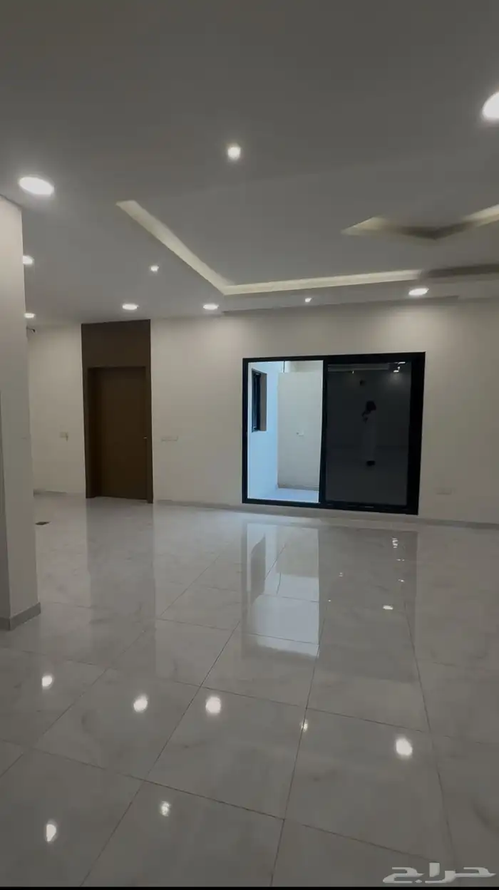 للبيع فيلا جديدة منفصلة مساحة 338م 2