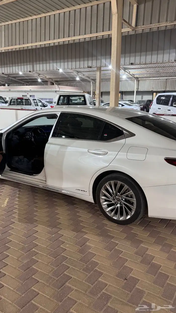 لكزس Es300h BH 2022 3