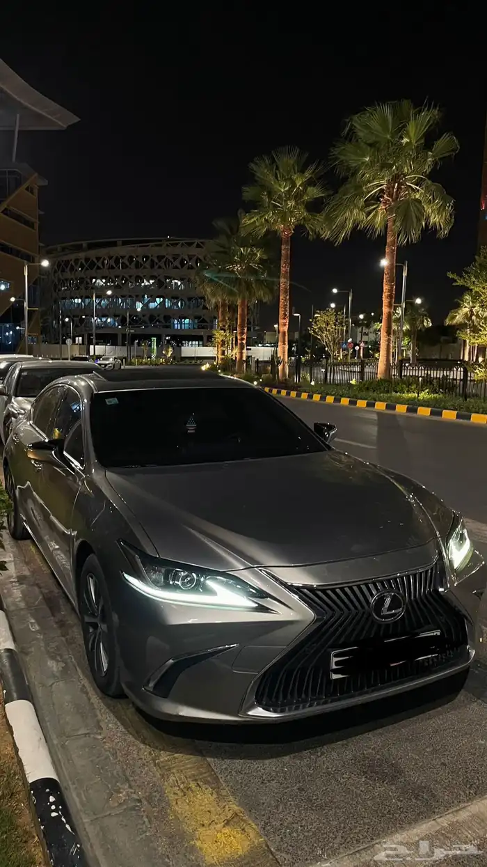 لكزس ESهايبرد 2019 4