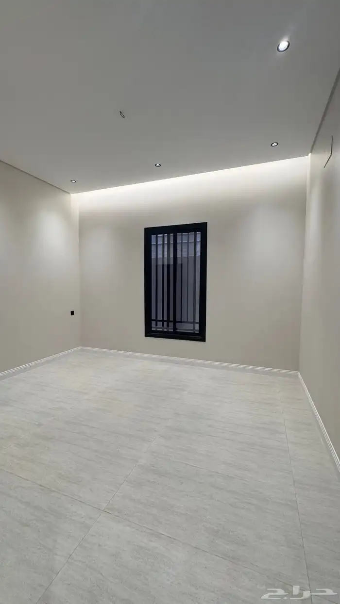 للبيع شقه ارضيه 6 غرف vip مداخل مستقله بالمحاله ابها 7