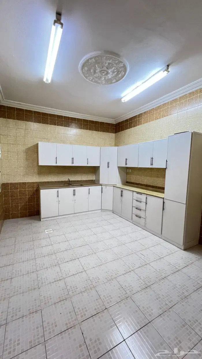 شقة للإيجار اربع غرف في حي الحمدانية   الكوثر   موقع مميز 4